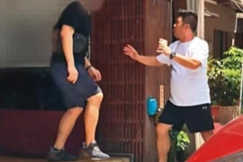 美女老板找大叔要账
